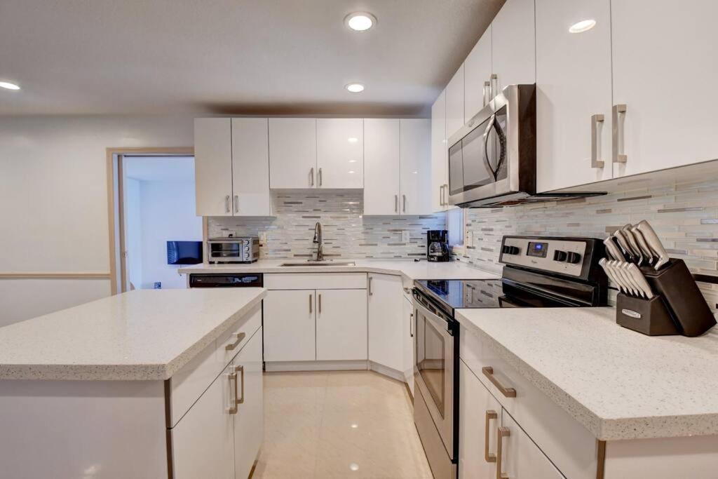 5 Bedroom Mansion With Pool And Non-Heated Jacuzzi Games In Boynton Beach Buitenkant foto