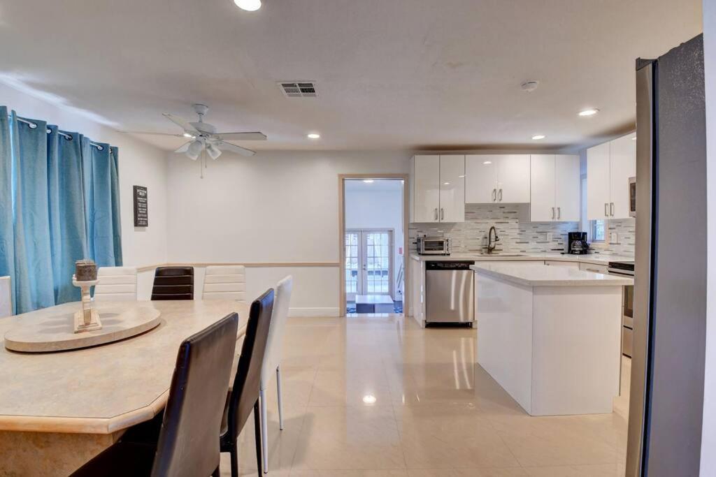 5 Bedroom Mansion With Pool And Non-Heated Jacuzzi Games In Boynton Beach Buitenkant foto